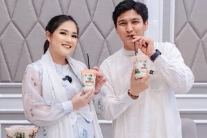 Qausar Harta Yudana Instagram - Masyallah Tabarakallah🙏🏻🙏🏻✨
Sedikit gambaran acara aqiqah LV 👶🏻👶🏻🤗🩵🩵 
#twins #boy #maqau #lv 

Thankyou all team

Planner: @malinowedding x @ruangbahagiaproject_
Venue: @aminta.hall
Aqiqah dan catering: @rumahaqiqahofficial
Dekor: @balonstone
Makeup: @claudiatasyamakeup
Dokumentasi: @bukamata.stories
360spin: @photoboothjakartamurah 
Usher: @belleusher
Souvenir: @mydreamgoodies
Stall: 
@paletaswey
@jollytimeindonesia
@teppanku
@susu_mbokdarmi
@keelnrish.gelato
@bakwanmalang99
@cantikaputricake
