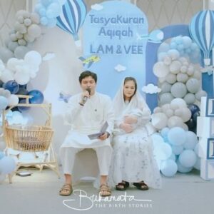 Qausar Harta Yudana Instagram - Masyallah Tabarakallah🙏🏻🙏🏻✨
Alhamdulillah LV sudah Aqiqah, semoga jadi anak sholeh pintar berbakti dan selalu bersyukur 👶🏻👶🏻🤗🩵🩵 
#twins #boy #maqau #lv 

Thankyou all team

Planner: @malinowedding x @ruangbahagiaproject_
Venue: @aminta.hall
Aqiqah dan catering: @rumahaqiqahofficial
Dekor: @balonstone
Makeup: @claudiatasyamakeup
Dokumentasi: @bukamata.stories
360spin: @photoboothjakartamurah 
Usher: @belleusher
Souvenir: @mydreamgoodies
Stall: 
@paletaswey
@jollytimeindonesia
@teppanku
@susu_mbokdarmi
@keelnrish.gelato
@bakwanmalang99
@cantikaputricake