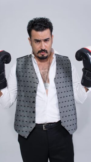 Rabie Kati Instagram - نصيحة اليوم من الراقي عبد السلام : 

" علاش ما تلعبيش ٠ الطاتجِيتسُو ٠ ؟ ……

و تحية لرياضيي "الطَاتجيتسُو " لا يمشيو حتى هما ينوضو يدعيونا 🙈

يا عيني …

@rabiekati @2mtv @hamid_ziane_ @damoubrahim @obeid.zineb @rachidamanarofficiel 
#rabie_kati #actor #actors #actorslife #beauty_morocco #ramadan #2m 
#ربيع_القاطي #الشياطين_لا_تتوب #القناة_الثانية #المغرب #مسلسلات #يا_عيني #جل_من_لا_يخطئ #الامور_طيبه #