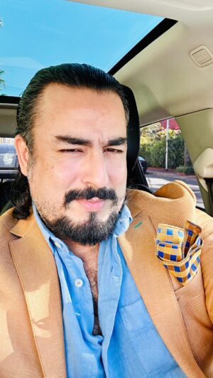 Rabie Kati Instagram - سيداتي آنساتي سادتي ..

العرندس ربيع القاطي ينال جائزة أفضل ممثل عن دوره في سلسلة 

" الشياطين لا تتوب " ..في مهرجان سفراء الفن و الرياضة .

يا عيني أمورنا طيبة …

@rabiekati @abdellatifskarji @2mtv @hamid_ziane_ @damoubrahim 
#rabie_kati 
#الشياطين_لا_تتوب #الجائزة #النجم #العرندس #العرندس_ربيع_القاطي #المغرب