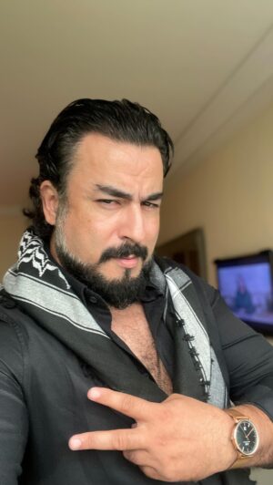 Rabie Kati Instagram - أينما حللت و ارتحلت… أحمل القضية الفلسطينية على اكتافي بكل فخر و 

اعتزاز …. 

عاشت فلسطين حرة ابية من النهر الى البحر … 

@rabiekati @aljazeera @alarabiya @al_aoula @2mtv @medi1tv @alaantv @hespress @le360ar 
#rabie_kati #actor #actors #morocco #gaza #freepalestine #palestine #love #lifestyle 
#ربيع_القاطي #فلسطين #غزة #تازة #المغرب #القدس #العرب #القمة #العراق #السعودية #الامارات #لبنان #ليبيا