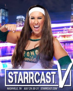 Rachael Ellering Instagram - STARRCAST here I come! 

I’ll be here signing until noon and then it’s off to the big show! Come say hello 🥰

@starrcastevents