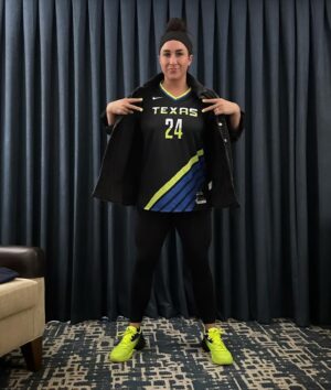 Rachael Ellering Instagram - Happy @ringofhonor Final Battle Day, everyone! Had to rep the 2024 WNBA MVP @arike_ogunbowale & the @dallaswings 💙 LETS GOOOOOO!