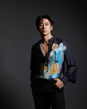 Rachata Hampanont Instagram - เปิดประสบการณ์ระดับลักซ์ชัวรีไปกับ The Gentleman’s Voyage งานอีเวนต์สุดเอ็กซ์คลูซีฟและบริการ Made-to-Measure เพื่อรังสรรค์ชุดสูทที่สมบูรณ์แบบที่สุดสำหรับคุณผู้ชายด้วยการวัดตัวตัดโดยทีมงานมืออาชีพ และชมไอเท็มเสื้อผ้าและแอ็คเซสเซอรีส์หลากหลายสไตล์ ที่เลือกสรรมาเป็นพิเศษเพื่อครีเอทลุคในแบบของคุณ

ถึงวันอาทิตย์ที่ 16 มิถุนายน ณ บูติค SIRIVANNAVARI ชั้น 1 (North Zone) สยามพารากอน 

สำหรับบริการวัดตัวตัดสูท นัดหมายได้ทาง Line @Sirivannavari_shop

#Sirivannavari 
#SirivannavariMenswear 
#TheGentleman’sVoyage