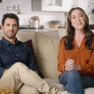 Rachel Alig Instagram - I don’t have children, but If I did, this commercial version of me as a mom, is how I would parent. “The world is your oyster.  Everything is a piece of art. And If not, make it so”. Let’s all embrace our artistic instincts 🎨🎨🎭🎭🎨🎨🎭🎭

Truly enjoyed making this @ruggable ad with a lovely team which included @naknekfilms and @kelleygsk .  Good people always make the difference.