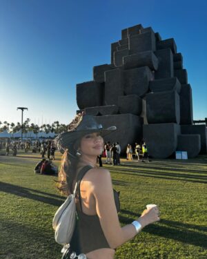 Rachel Brann Instagram - Coachella Valley Vol. 9 🌵 every year I don’t think I’m going but somehow it happens. 🫶🏼 thank you to everyone that made it sooo special. I didn’t know what to expect this year bc we were all thinking the same thing right? (That we must be old bc we dunno a lot of the line up 😹) no shade to the artists! This was one of my favorite years! AMAZING performances. Short and sweet and met some new friends along the way. Until next year!