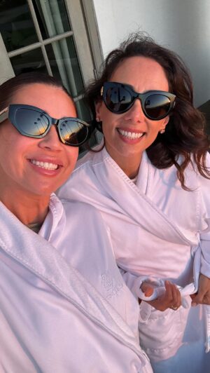 Rachel Brann Instagram - we just pick up right where we left off. except with a few gray hairs, scars and ADULT MONEY. 🫶🏼 #bestfriends #galentines