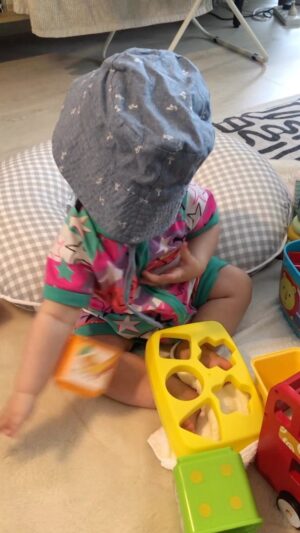 Rachel Corbett Instagram - We’re sun smart not street smart over here 🧢