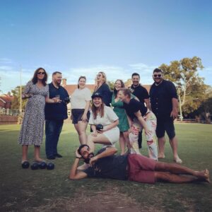 Rachel Corbett Instagram - This is the look of a woman who has no idea how a camera timer works.
But it’s also the look of a woman who is grateful to get to make pods with these magical peeps every day @novapodcastsofficial 🎧