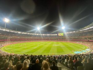 Rachel Griffiths Instagram - So fricking fab to see @cityofmelbourne back with 77k crowd at the G tonight after two years of lockouts Afl finals weirdness - interstate.  Go @geelongcats  #melbourneisback