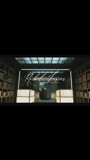 Rachel Lascar Instagram - ¡Nos hace muy felices anunciar el lanzamiento del nuevo showreel de la actriz Rachel Lascar! @rachel_lascar 🎬🤍
Demostrando su versatilidad, Rachel combina de manera excepcional tenacidad y sensibilidad.

Rachel Lascar ha dejado su magia y su fuerza en una serie de producciones impresionantes que no te puedes perder:

✨ La Casa de Papel: Berlín en Netflix, una serie que ha capturado la atención global.
✨ Mrs Davis de Warner Bros, una emocionante producción llena de misterio.
✨ Balenciaga en Disney , una obra que combina historia y moda de manera magistral.
✨ Elite en Netflix, donde Rachel ha llevado su elegancia a la popular serie.
✨ A través del Mar en Netflix, una exitosa película juvenil dirigida por Marçal Forés que nos lleva a un viaje inolvidable.
✨ Un Cel de Plom, dirigida por Miquel Romans. Ahora ya podemos disfrutar de este drama poderoso y conmovedor en Amazon Prime.
✨ Y su último estreno, Marbella en Movistar  , que está siendo un éxito rotundo.

Cada uno de estos proyectos ha permitido a Rachel mostrar su impresionante rango actoral y su capacidad para dar vida a personajes complejos y memorables.🎞️

Te invitamos a ver su nuevo videobook, donde podrás disfrutar de una selección de sus mejores momentos 🤍

🔗Enlace en la bio para ver el nuevo videobook y el perfil completo de Rachel Lascar.

#rachellascar #nuevovideobook #videobook #actriz #cine #television #tv #teatro #artist #art