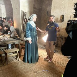 Rachel Lascar Instagram - Souvenirs de Mrs Davis
Happy summer to all!

Ermengard #femaletemplar #behingthescenes #recuerdosbonitos #bestteam #actresslife #warnerbros #peacock #owenharris #mathildeollivier #jeanemmanuelpagni #decaraactores #rachellascar #rachel_lascar #peacewarrior