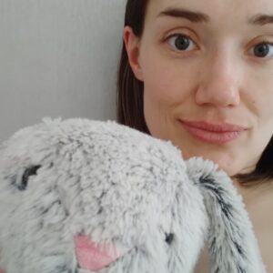 Rachel Osborne Instagram - Somebunny wants to say goodmorning 🐰🌅
#littlefriend #littlefriends #bunny #bababunny #morning #dontwannagetup #coffee #coffeeme #bunnyface #stuffedaimals #plushies #plushtoy #rabbit #peekaboo #bunnyselfie #hellolittlefriend