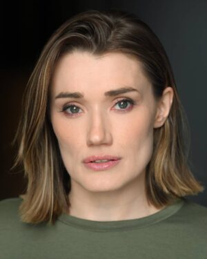 Rachel Osborne Instagram - Headshot #2 with the help of some super duper talented peeps. 

Photography @karin_benedict 
Haircut @antoine.vadacchino 
Makeup @lana_cinman 

#deauville #salondeauville #chopchop #haircut #hairstyle #makeup #photography #photo #headshot #actor #actorlife #feelinggrateful #showbusiness #tv #movies #theatre #storyteller #storytellers #actress #stories #haircut #