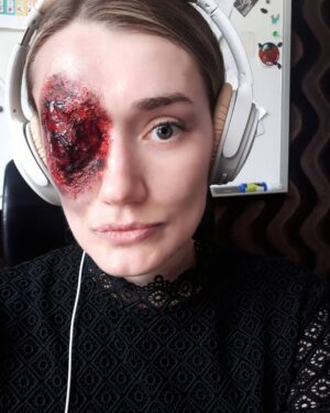 Rachel Osborne Instagram - TBT to when the self tape got me the role in the movie that I can't talk about yet (LOL) but soon. 
Stay tuned for when I can officially thank everyone involved ❤
#actor #storyteller #fiction #horror #selftape #movie #showbusniess #dreams #workplay #makeup #risky #movies #goodtimes #actress #grateful #dreamscancometrue #workworkwork #alwayslearning #studyhard #workharder #love