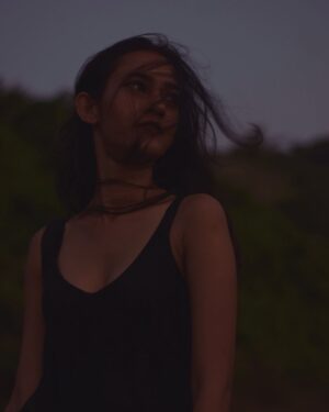 Rachel Sanchita Gupta Instagram - This is one of the pictures of her I really like. This gorgeous little human is a powerbomb when in front of the camera. 
More of her pictures coming soon! This was one photoshoot that I really enjoyed!

#sunset #traveldiaries #travel #portrait #nikon #nikonphotography