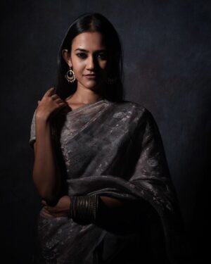 Rachel Sanchita Gupta Instagram - 📷: @shivanyarawat__ 

#ethnic #ethnicwear #ethnicjewellery #traditional #actor #model #photo #photoshoot #photography #portrait #portraitphotography
