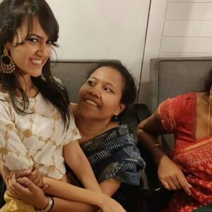 Rachel Sanchita Gupta Instagram - Nothing explains our love for each other better than these pics.❤
#olimaa #OK

P.C- @nirjhar_gupta