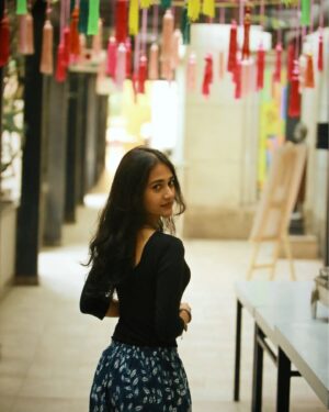 Rachel Sanchita Gupta Instagram - Look back at it.

📸 - @ansgar_sinnecker 
@ansgar_sinnecker_80