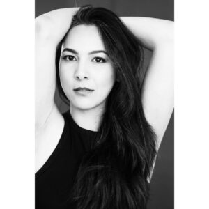 Rachel Viccaji Instagram - Long procrastinated post of BTS from my Headshot session with the radiant wizard ✨ @ashleyrossstudios 📸 and Hair and Makeup genie(ius) @isabelpaganine 💁🏻‍♀️🌺🌺 Verdict is in, my armpits smell fantastic (see last picture for reaction to this news) 😂. @nirmalamaghaniofficial love this song! 🎶