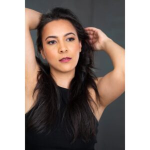 Rachel Viccaji Instagram - Long procrastinated post of BTS from my Headshot session with the radiant wizard ✨ @ashleyrossstudios 📸 and Hair and Makeup genie(ius) @isabelpaganine 💁🏻‍♀️🌺🌺 Verdict is in, my armpits smell fantastic (see last picture for reaction to this news) 😂. @nirmalamaghaniofficial love this song! 🎶