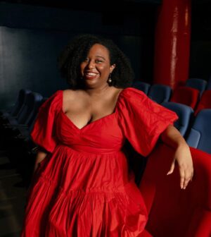 Radha Blank Instagram - Fam! Join me this 
Sunday Sunday Sunday!
Excited to sit down with @mayasymonecade founder and creator of the amazing @theblackfilmarchive for a talkback after the 5p screening of #fortyyearoldversion @paristheaternyc 

So get yo church on and then come to the revival for a knee slapping, soul clapping good time! 
See you Sunday! 

Ticket link in Bio!
❤️🎥💚