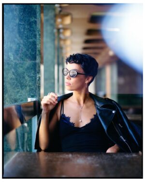 Radka Pavlovčinová Instagram - Great photoshoot with @radkapavlovcinova which we made just before her giving of the Thalia prices. The interiors of the @novascena were great for using for this purpose.

#mamiyarz67 #portra400 
#mediumformat