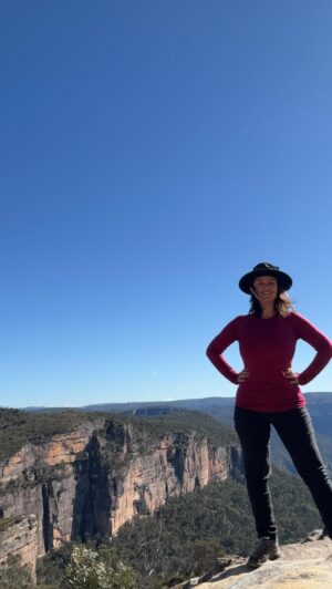 Rae Johnston Instagram - This morning’s walk on Darug country, 12km along the Burramoko Ridge Trail to Hanging Rock and back again. If you look at the last bit of the video you will see why I am not standing on that rock, ever 😂 

(Not a fan of jumping gaps 😳)

#bluemountains #darugcountry #hikingadventures #hangingrock #burramokoridge