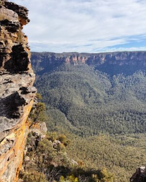 Rae Johnston Instagram - Braved the wind (see the last video 😂) to explore Darug and Gundungurra country today - ridgeline views, secret caves, worm fossils, and DID I MENTION THE WIND?! 

#lockleyspylon #darugcountry #gundungurracountry #bluemountains #hiking