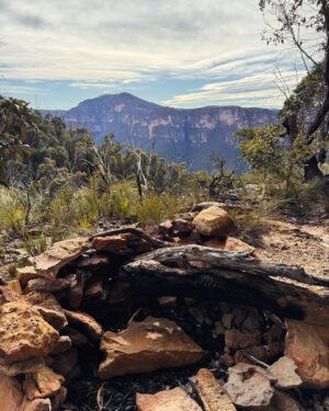 Rae Johnston Instagram - Braved the wind (see the last video 😂) to explore Darug and Gundungurra country today - ridgeline views, secret caves, worm fossils, and DID I MENTION THE WIND?! 

#lockleyspylon #darugcountry #gundungurracountry #bluemountains #hiking
