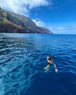 Raelynn Harper Instagram - @kauaiseatours 🐬