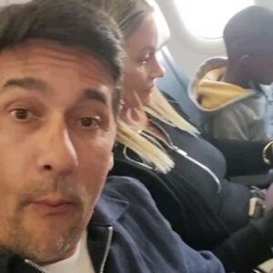 Rafael Araneda Instagram - Excelente viaje en familia para disfrutar de los seres queridos y de los amigos en Chile. Desde Miami a Santiago de Chile en @skyairline