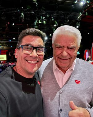 Rafael Araneda Instagram - Ya nos vamos camino a la Quinta al gran cierre Teletón !!! @donfranciscotv
