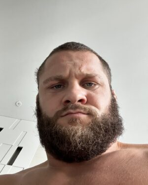 Rafael Fiziev Instagram - 🙋🏼‍♂️ 

Давайте описание под каждую😅