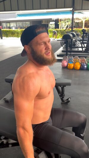Rafael Fiziev Instagram - Lightweight ,don’t be scared, it’s just a muscles😊