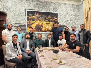 Rafael Fiziev Instagram - Очень добрый вечер) 
Пусть Аллах не разделяет между нами и светом Ахль аль бейт мир им не на мгновение ока 🤲🏼❤️