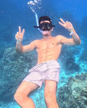Rafael Gevú Instagram - 25 da melhor forma possível! Só posso agradecer pelos aprendizados, pelas aventuras e principalmente pelas pessoas incríveis que encontrei pelo caminho. 🥳❤️