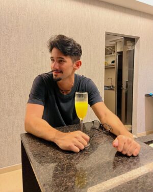 Rafael Gevú Instagram - Calma mimosa 🍊🐉
#mushu