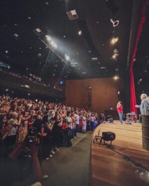 Rafael Queiroz Instagram - Jacarepaguá e Caxias que energia sensacional , vocês foram demais.
Viva o Teatro !!! 🎭✨
