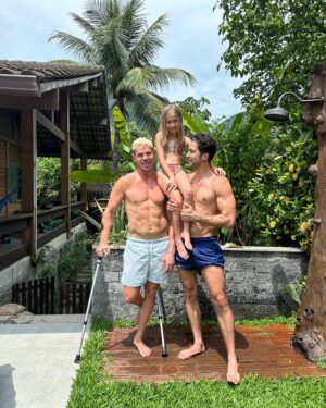 Rafael Queiroz Instagram - Final de semana de maromba e afeto!❤️
Uma linda semana pra gente.
@joseloreto 🌹
#davierosa