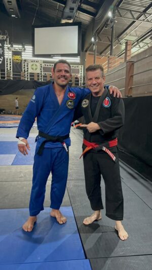 Rafael dos Anjos Instagram - Pegando meu 5° grau na faixa preta das mãos de um cara que admiro muito após 19 anos de faixa preta. Obrigado por tudo @dede_pederneiras <<<<>>>> Getting my 5th stripe on my black belt from the hands of a guy I really admire after 19 years as a black belt. Thank you for everything  #bjj #bjjlifestyle #jiujitsu #blackbelt #mma #ufc