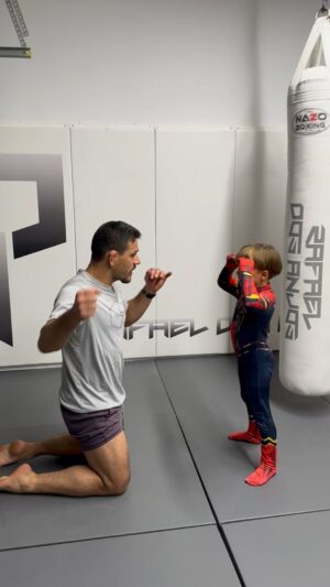 Rafael dos Anjos Instagram - Teaching Spider-Man new tricks||<><><>|| Ensinando novos truques pro Homem-Aranha. #RDA #MMA #BJJ #UFC