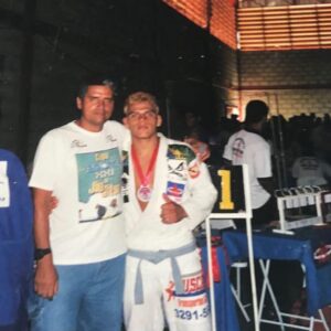 Rafael dos Anjos Instagram - Parabéns pai, 70 anos hoje. Muitos anos de vida. Me acompanhou em muitas viagens pra competição de Jiu Jitsu. Te amo||<><><>|| Happy birthday to my old man, turning 70 today, love you.