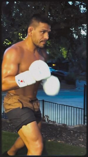 Rafael dos Anjos Instagram - We are 5 days away, can’t wait to put on a great show to you all. 👊🏻🔥#UFC #5daysleft #5daysaway