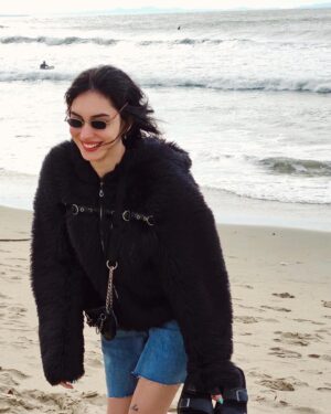 Rafaela Andrade Instagram - góticos também vão para a praia