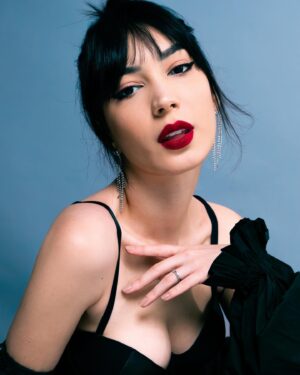 Rafaela Andrade Instagram - 🖤 

ph @rafreitasx 
assistência @vitorconza 
styling @witchystyling