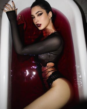 Rafaela Andrade Instagram - blood bath 🕷