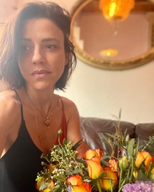 Rafaela Covas Instagram - I often buy flowers. Especially to my male friends. I love the look in their faces when they see them. Most of them say it is the first time someone gives them flowers. And they love it! I love them for loving it.

Do you ever give flowers?

To your special one? To your friends? Family?

To yourself?

I never bought flowers to myself. Soon I must…

•
•
•

#flowers #flowerpower #flowerlovers