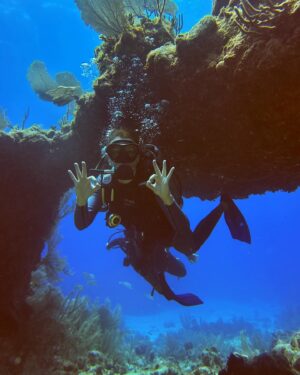 Rafaela Covas Instagram - “The cure for anything is salt water: sweat, tears or the sea.” - Isak Dinesen aka Karen Blixen 

🫧Take pictures, leave bubbles!🫧

•
•
•

#underwater #underwaterphoto #diving #divingphoto #xpuha #xpuhabeach #mexico #mexicotravel