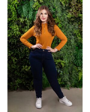 Rafaella Khatchikian Instagram - Entre suspiros e sorrisos capturados nas últimas fotos deste ensaio, despeço-me de 2023 💛 Um caleidoscópio de emoções e cores fez meu coração dançar ao ritmo do tempo que escorre pelas lentes 🤩
Já na soleira de 2024, vislumbro um novo capítulo com o sorriso da gratidão guiando meus passos 🙏 
Que as páginas por vir sejam tecidas com fios de sonhos e tons de alegria 💚

 

#2024 #anonovo #newyear #anonovo2024 #felicidade #hapiness #gratidão #gratitude #goodbye2023 #adeus2023